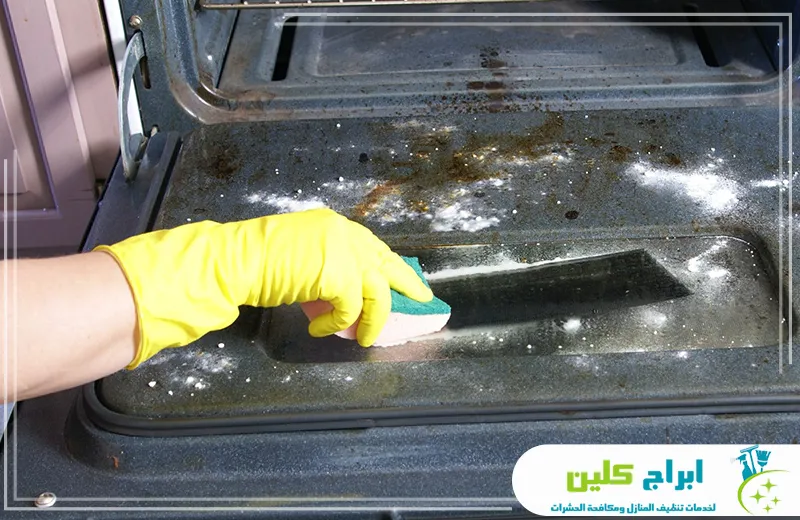 شركة تنظيف افران كهرباء بالدمام تنظيف الأفران لدينا يضمن إزالة الدهون والأوساخ المتراكمة لفرن نظيف وأداء مثالي.