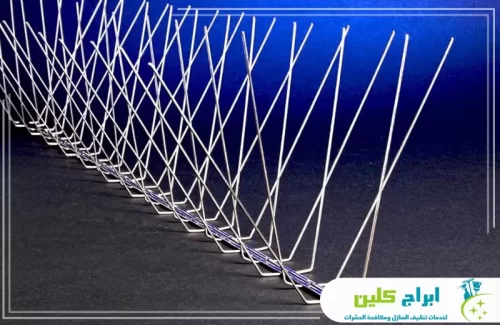 تركيب اشواك الحمام بابو عريش 0550234190 شركة ابراج كلين تصميم متقاطع لأشواك مكافحة الطيور لضمان تغطية كاملة ومنع الهبوط تماماً.